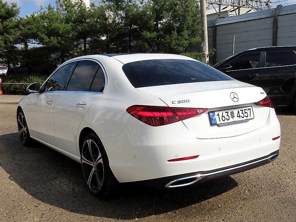 벤츠 C 클래스 C클래스 W206 C300 4MATIC 아방가르드 이미지 3