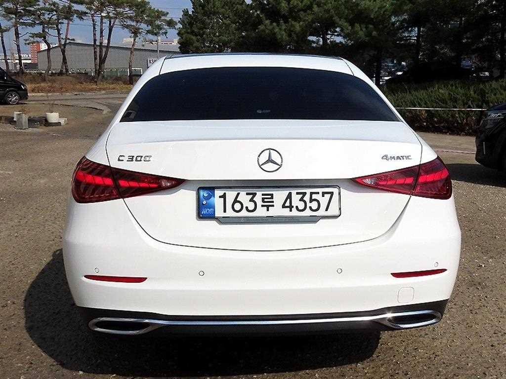 벤츠 C 클래스 C클래스 W206 C300 4MATIC 아방가르드 이미지 4