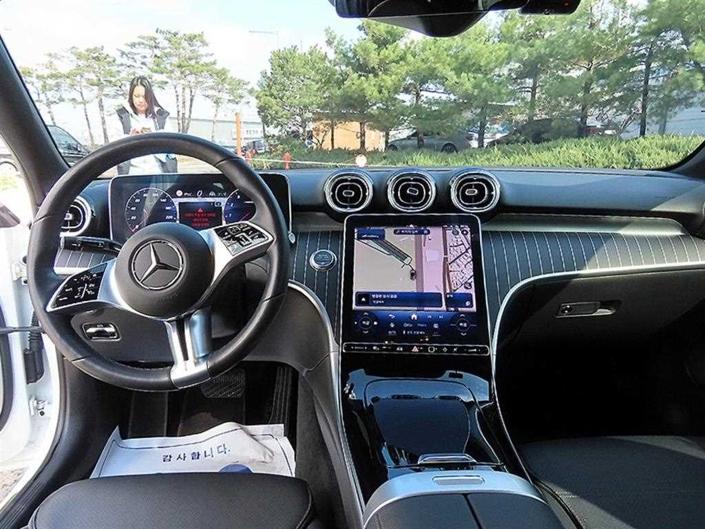 벤츠 C 클래스 C클래스 W206 C300 4MATIC 아방가르드 이미지 7