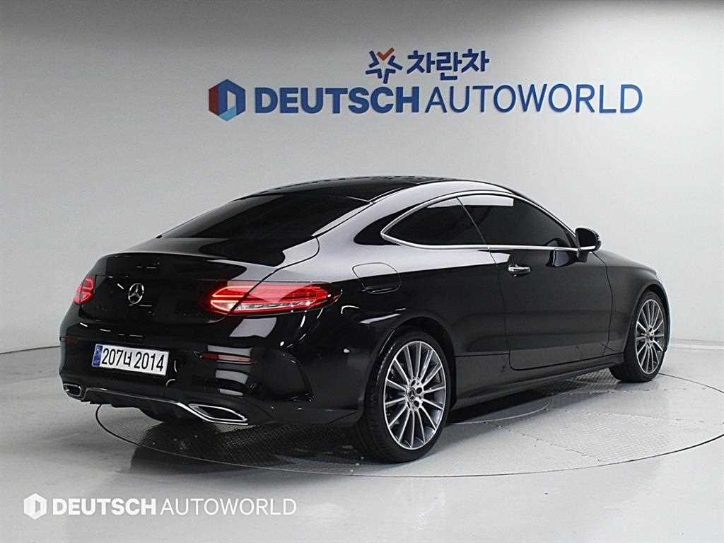 벤츠 C 클래스 C클래스 W205 C220 d 4MATIC 쿠페 이미지 2