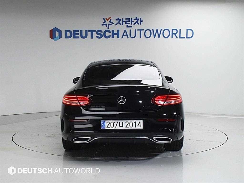 벤츠 C 클래스 C클래스 W205 C220 d 4MATIC 쿠페 이미지 4