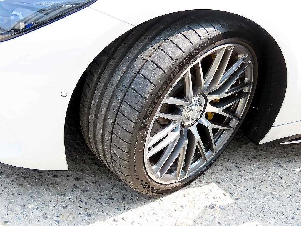 벤츠 AMG GT 55 4MATIC+ 쿠페 이미지 20