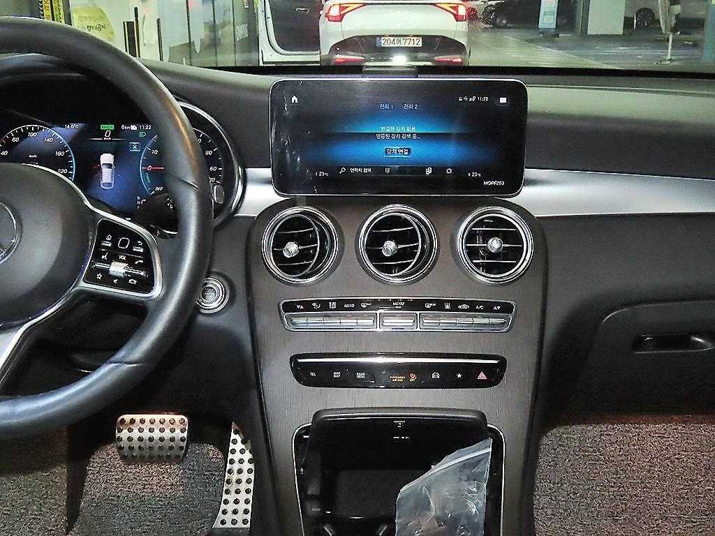 벤츠 GLC 클래스 GLC클래스 X253 GLC 300 e 4MATIC 쿠페 이미지 11