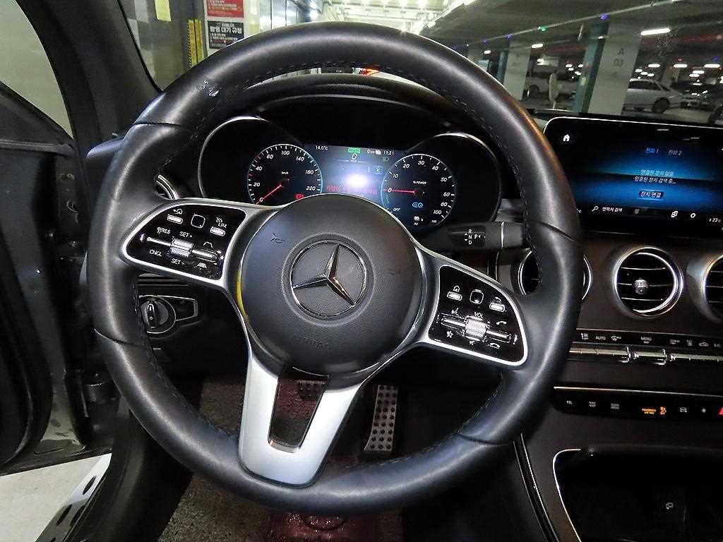 벤츠 GLC 클래스 GLC클래스 X253 GLC 300 e 4MATIC 쿠페 이미지 8