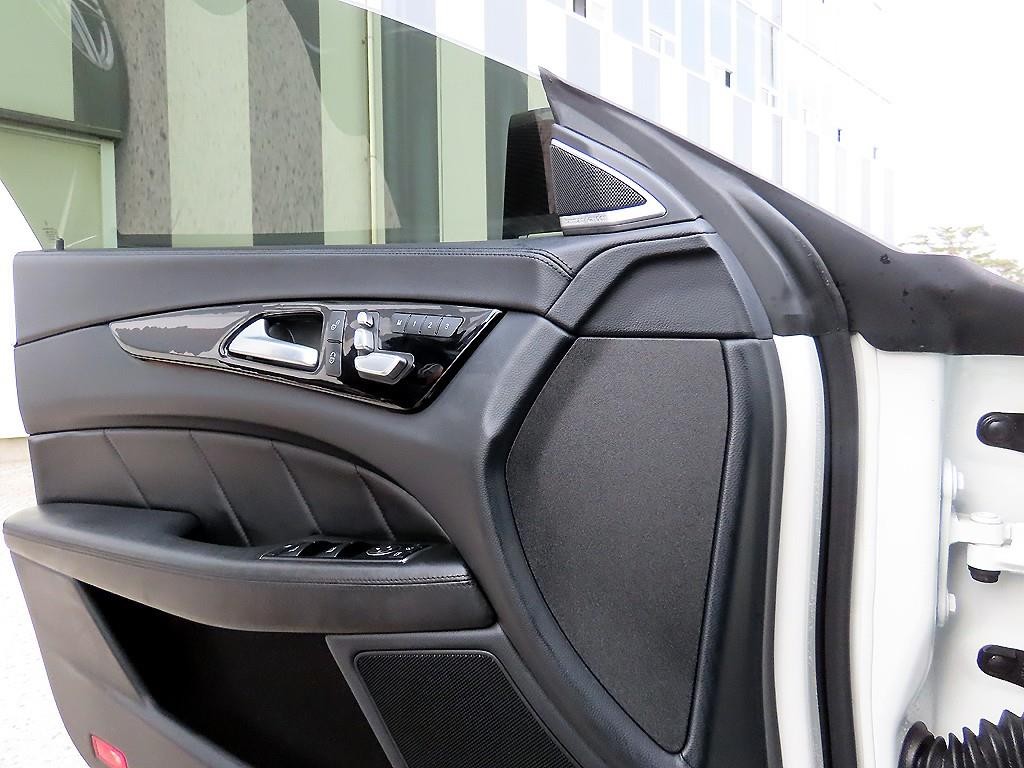 벤츠 CLS 클래스 CLS클래스 W218 CLS 63 AMG 4MATIC 이미지 11