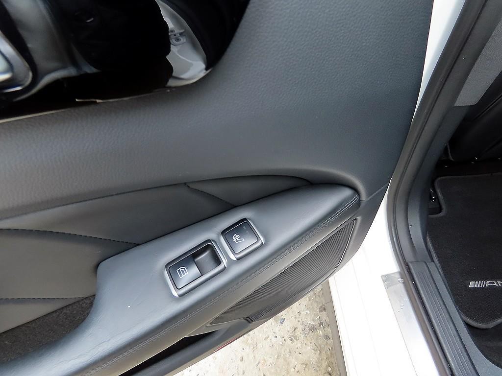 벤츠 CLS 클래스 CLS클래스 W218 CLS 63 AMG 4MATIC 이미지 15