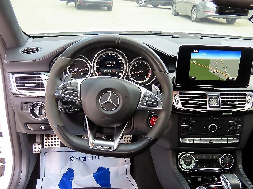 벤츠 CLS 클래스 CLS클래스 W218 CLS 63 AMG 4MATIC 이미지 8