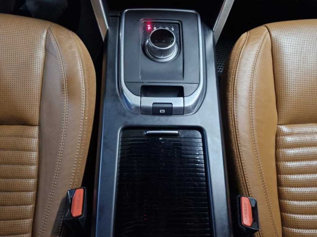 랜드로버 디스커버리 스포츠 2.0 TD4 HSE 럭셔리 이미지 10