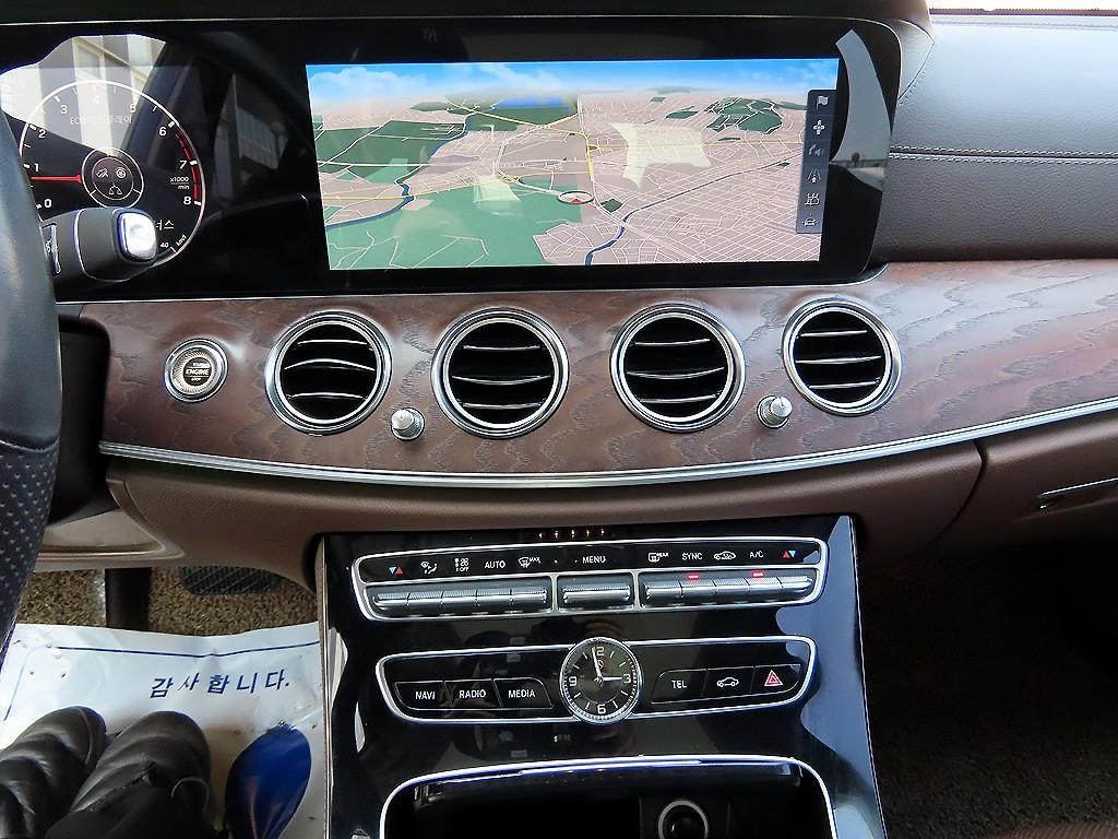 벤츠 E 클래스 E-클래스 W213 E300 익스클루시브 이미지 12