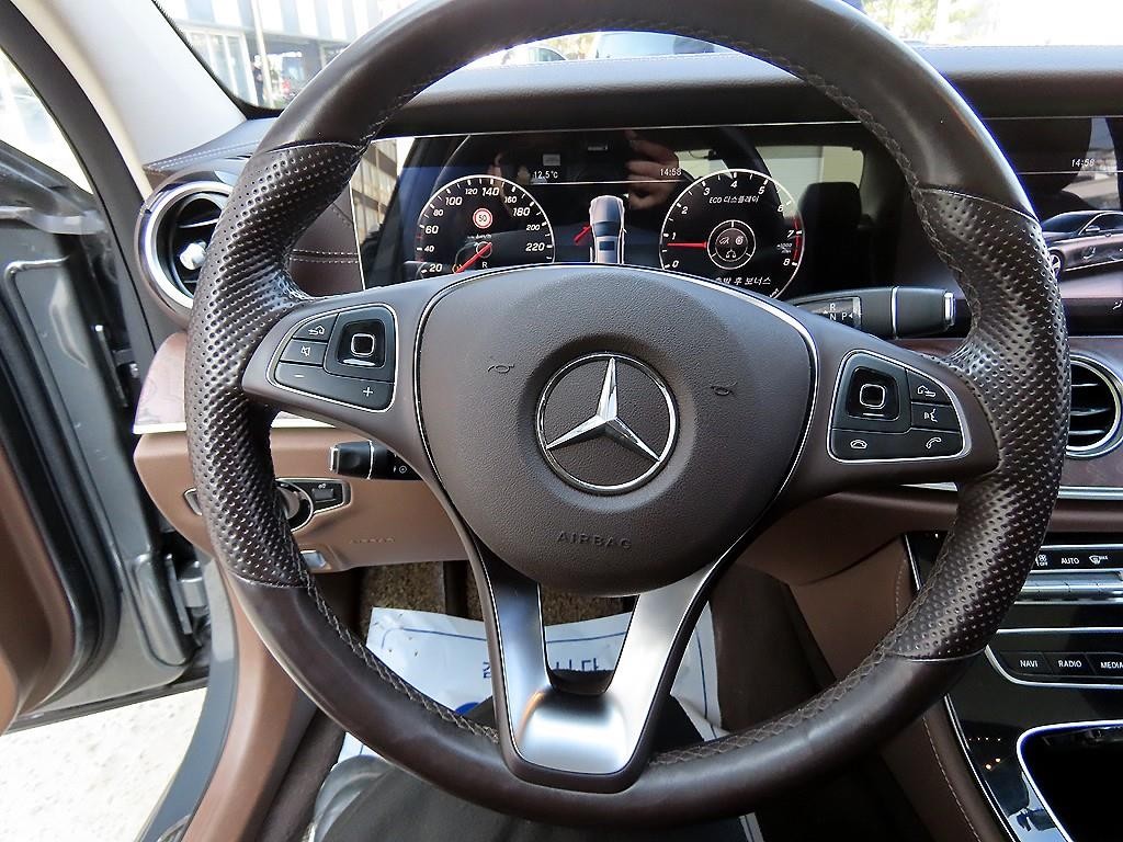 벤츠 E 클래스 E-클래스 W213 E300 익스클루시브 이미지 8