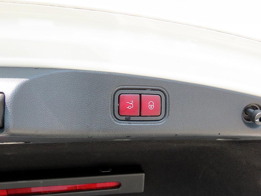 벤츠 E 클래스 E-클래스 W213 E400 4MATIC 쿠페 이미지 16