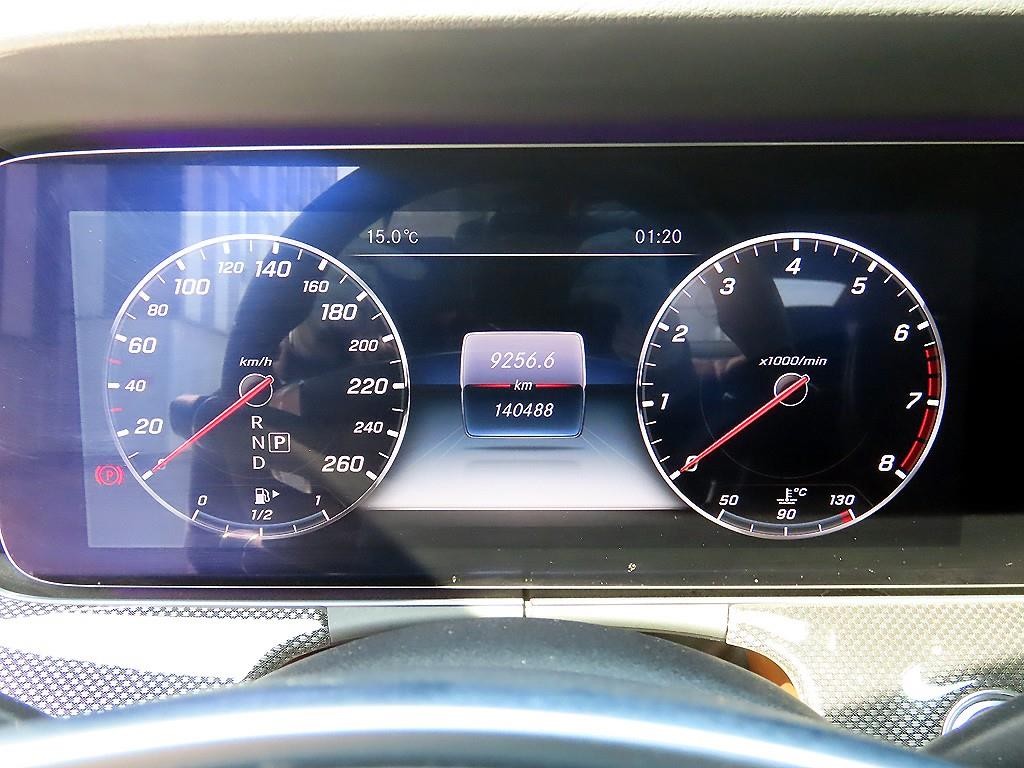 벤츠 E 클래스 E-클래스 W213 E400 4MATIC 쿠페 이미지 9