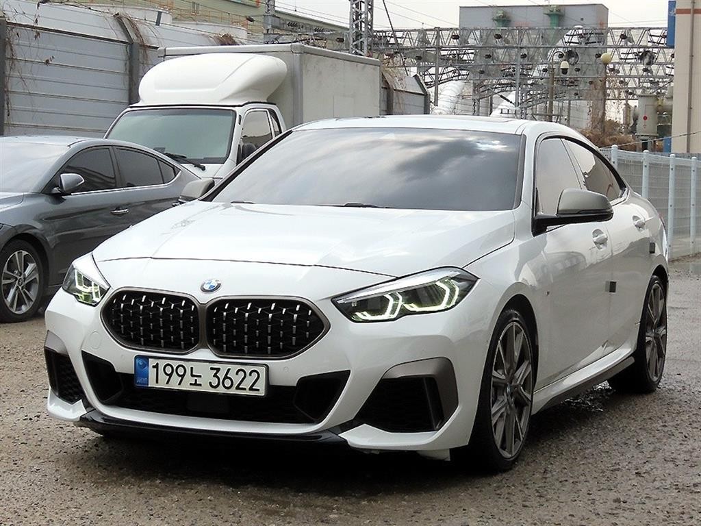 BMW 2시리즈 2시리즈 그란쿠페 (F44) M235i xDrive 이미지 2