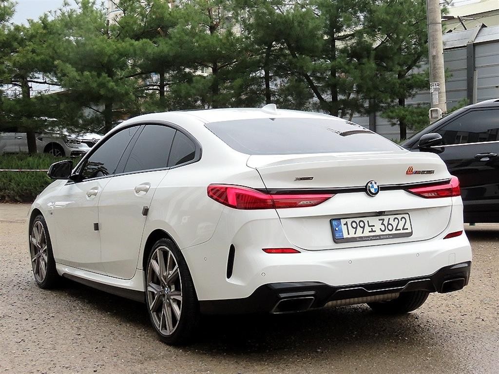 BMW 2시리즈 2시리즈 그란쿠페 (F44) M235i xDrive 이미지 3