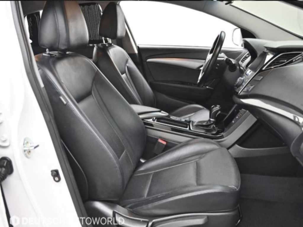현대 i40 더뉴i40Saloon 1.7 VGT PYL 이미지 10
