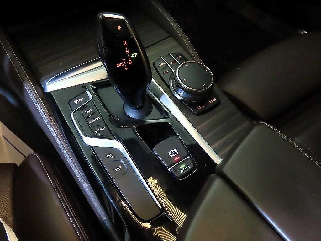 BMW 5시리즈 5시리즈 (G30) 530i M 스포츠 플러스 이미지 12