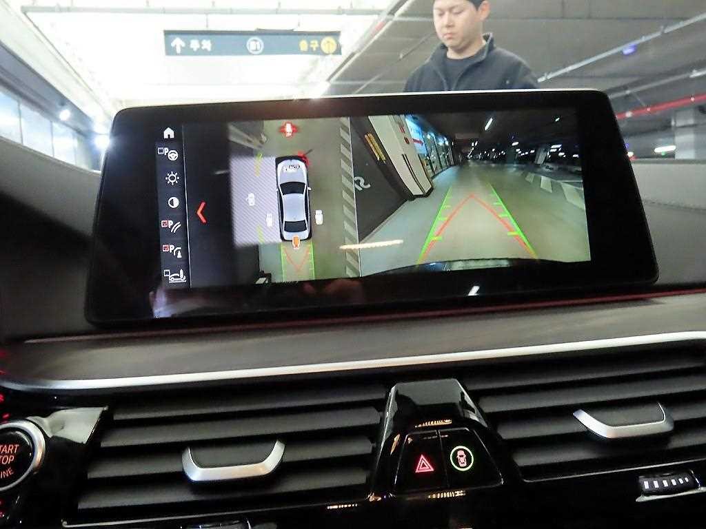 BMW 5시리즈 5시리즈 (G30) 530i M 스포츠 플러스 이미지 14