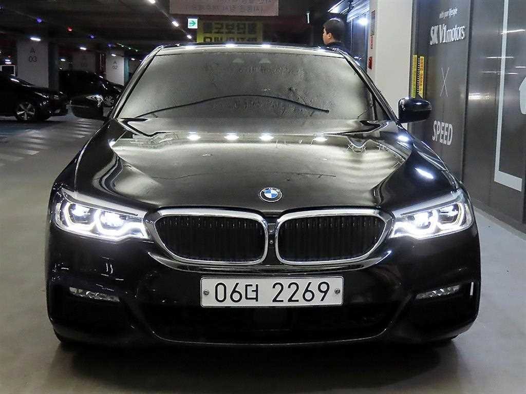 BMW 5시리즈 5시리즈 (G30) 530i M 스포츠 플러스 이미지 2