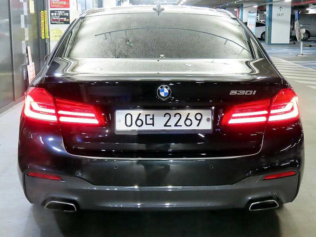 BMW 5시리즈 5시리즈 (G30) 530i M 스포츠 플러스 이미지 5