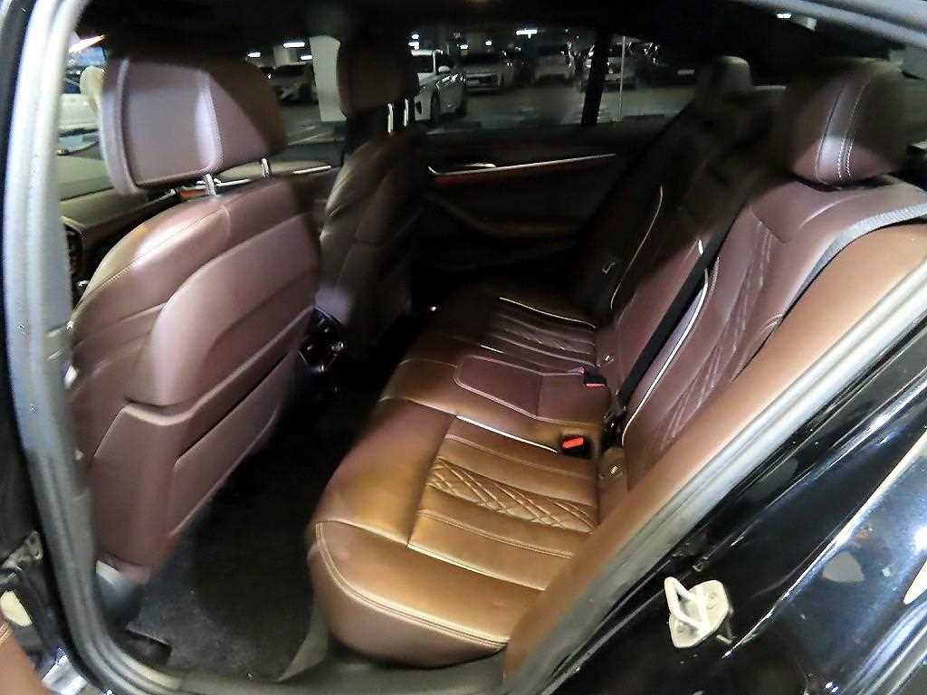 BMW 5시리즈 5시리즈 (G30) 530i M 스포츠 플러스 이미지 7