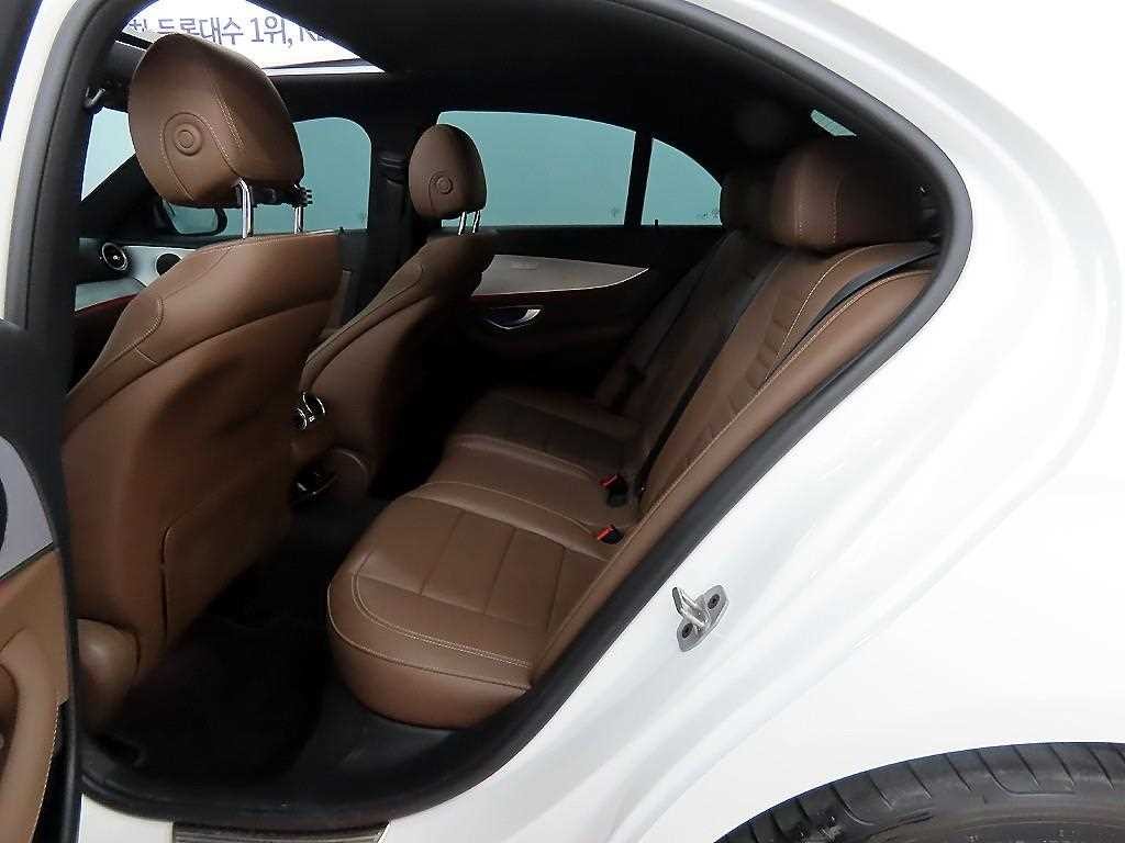 벤츠 E 클래스 E-클래스 W213 E250 아방가르드 이미지 6