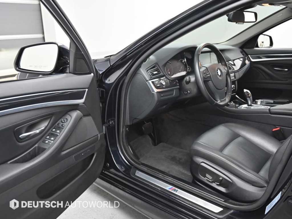 BMW 5시리즈 5시리즈 (F10) 520d xDrive M 에어로다이나믹 이미지 10