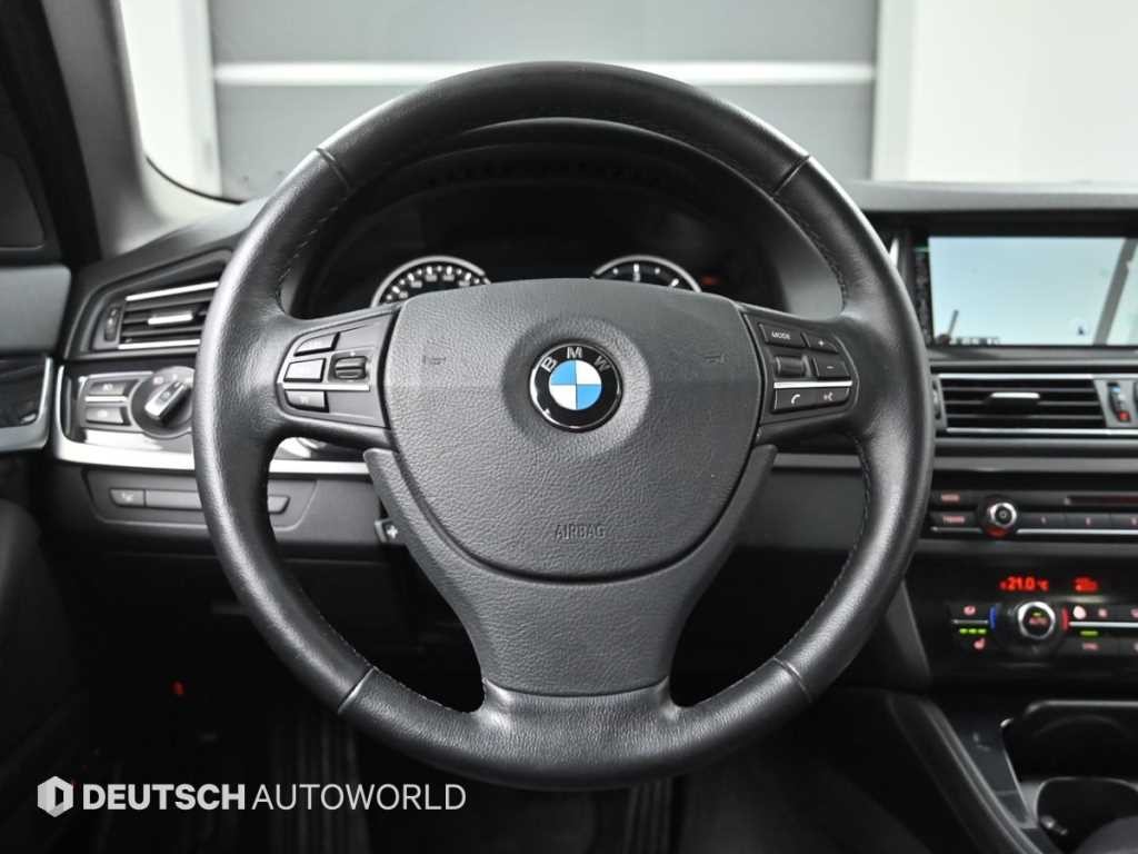 BMW 5시리즈 5시리즈 (F10) 520d xDrive M 에어로다이나믹 이미지 14