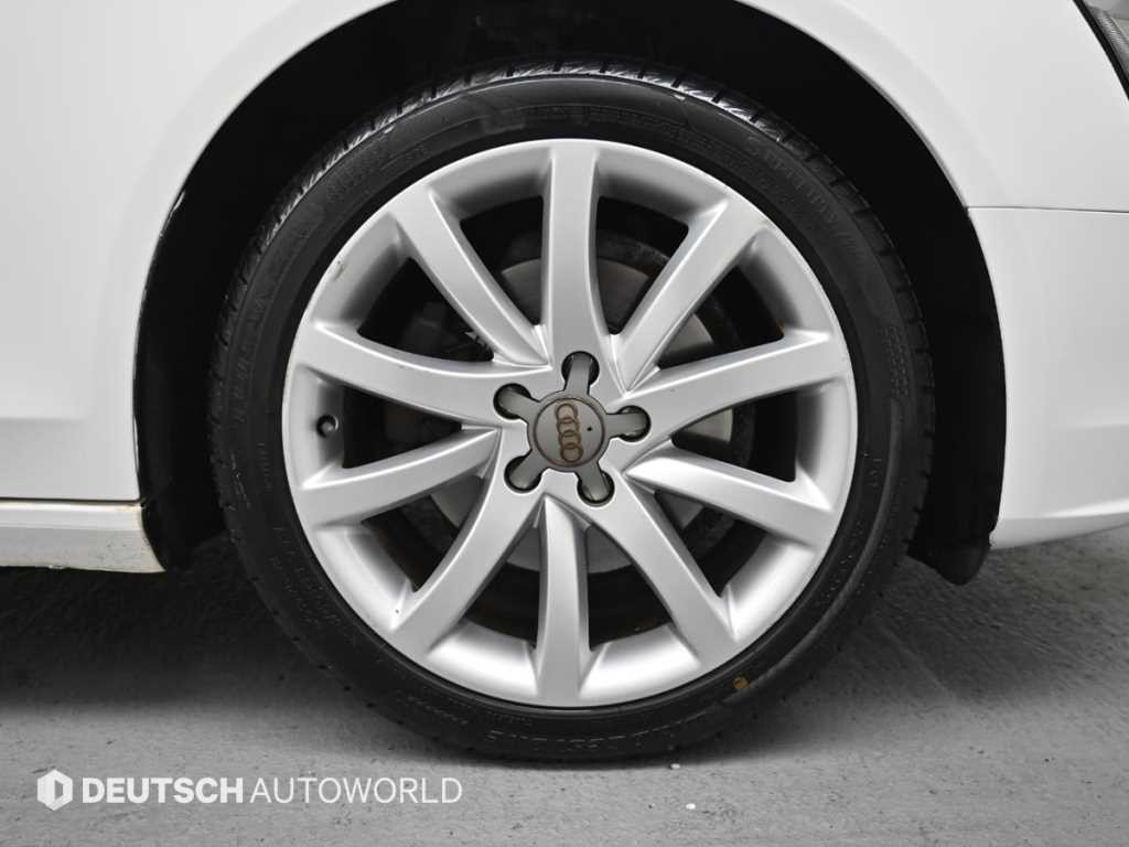 아우디 A4 뉴 A4 30 TDI 다이나믹 이미지 5