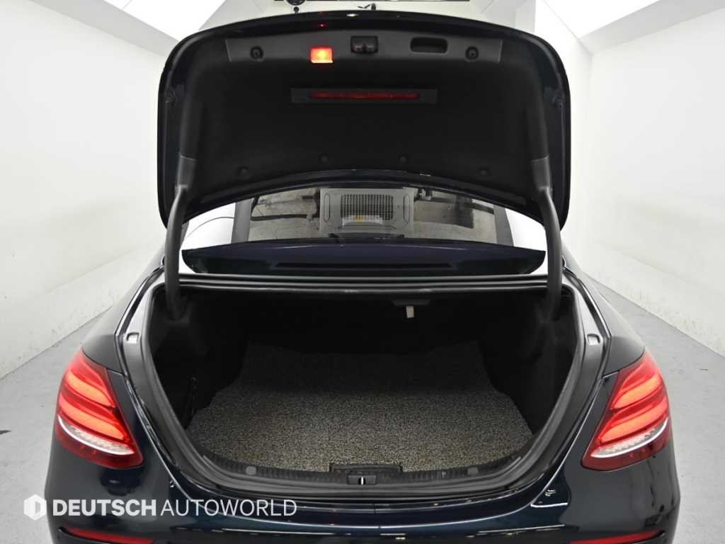 벤츠 E 클래스 E-클래스 W213 E220d 익스클루시브 이미지 19