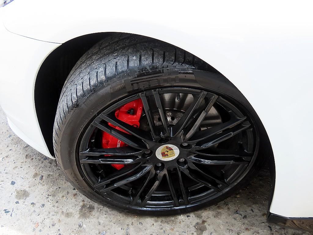 포르쉐 파나메라 4.8 GTS 이미지 20