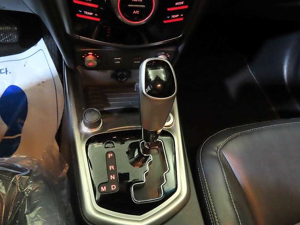 KG모빌리티(쌍용) 티볼리 디젤 4WD 1.6 LX 이미지 12
