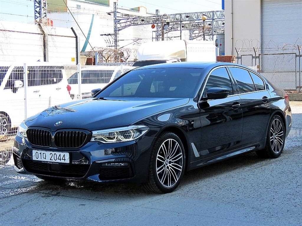 BMW 5시리즈 5시리즈 (G30) 530i xDrive M 스포츠 플러스 이미지 2