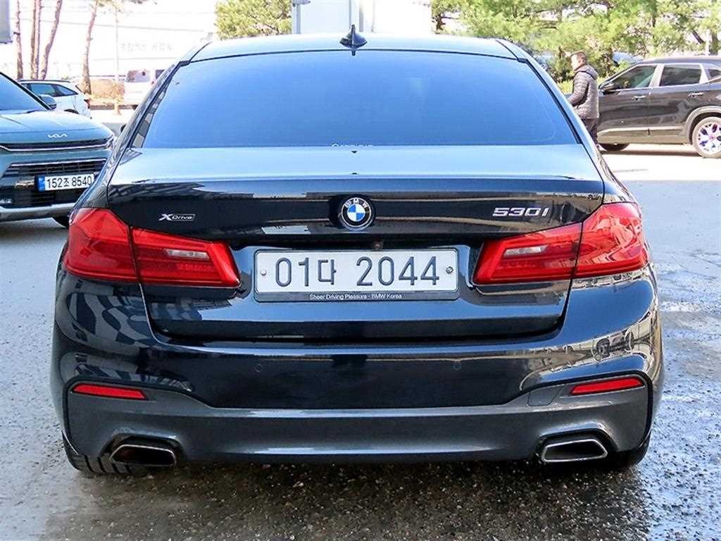 BMW 5시리즈 5시리즈 (G30) 530i xDrive M 스포츠 플러스 이미지 4