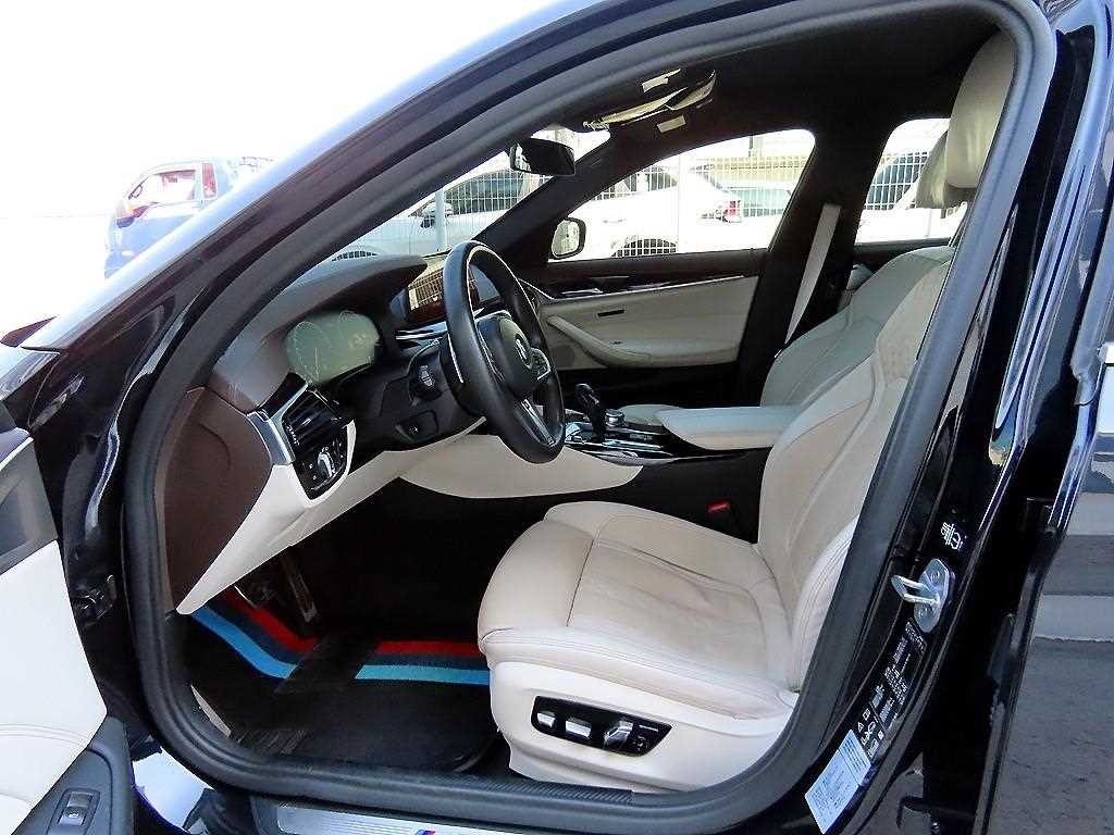 BMW 5시리즈 5시리즈 (G30) 530i xDrive M 스포츠 플러스 이미지 5