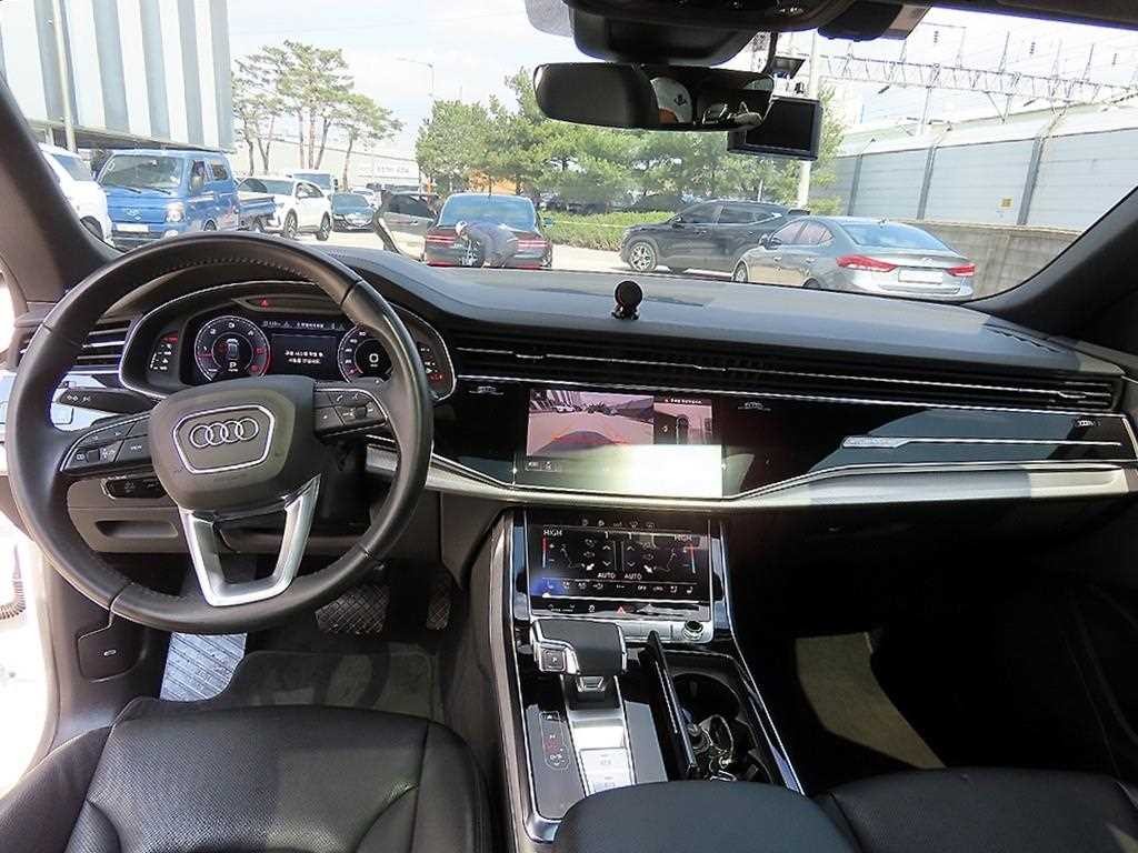 아우디 Q8 45 TDI 콰트로 프리미엄 이미지 7
