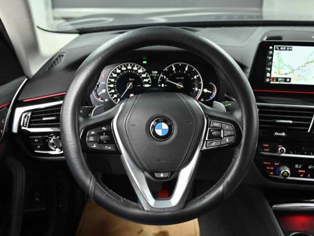 BMW 5시리즈 5시리즈 (G30) 520d 럭셔리 스페셜 에디션 이미지 13