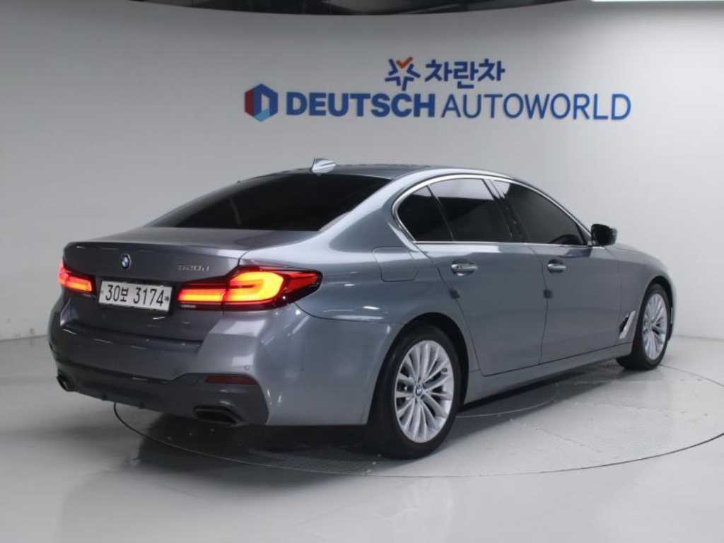 BMW 5시리즈 5시리즈 (G30) 520d 럭셔리 스페셜 에디션 이미지 2