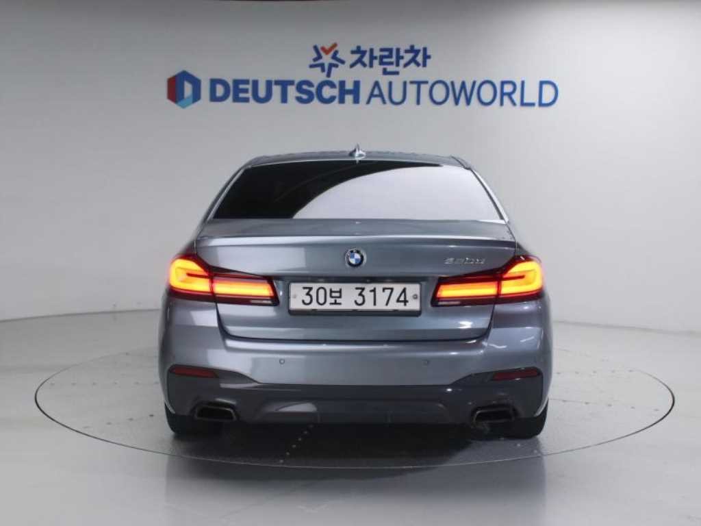 BMW 5시리즈 5시리즈 (G30) 520d 럭셔리 스페셜 에디션 이미지 4