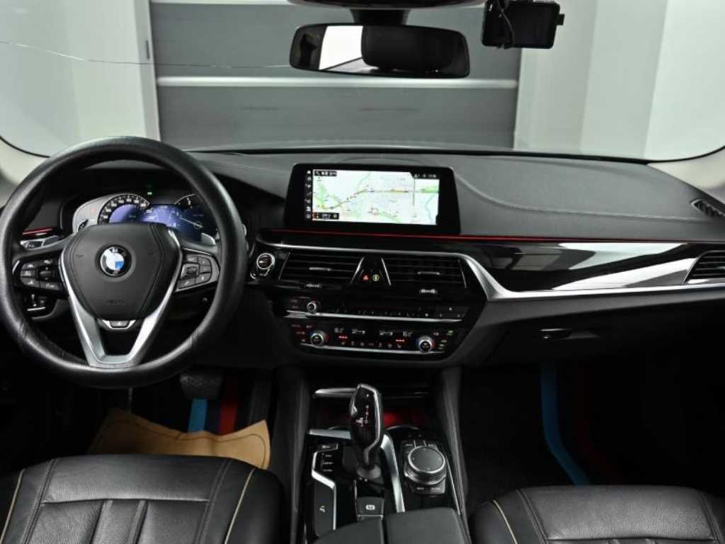 BMW 5시리즈 5시리즈 (G30) 520d 럭셔리 스페셜 에디션 이미지 7