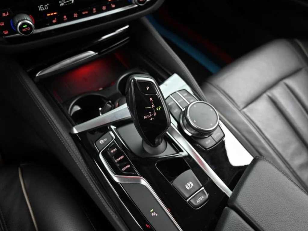 BMW 5시리즈 5시리즈 (G30) 520d 럭셔리 스페셜 에디션 이미지 9