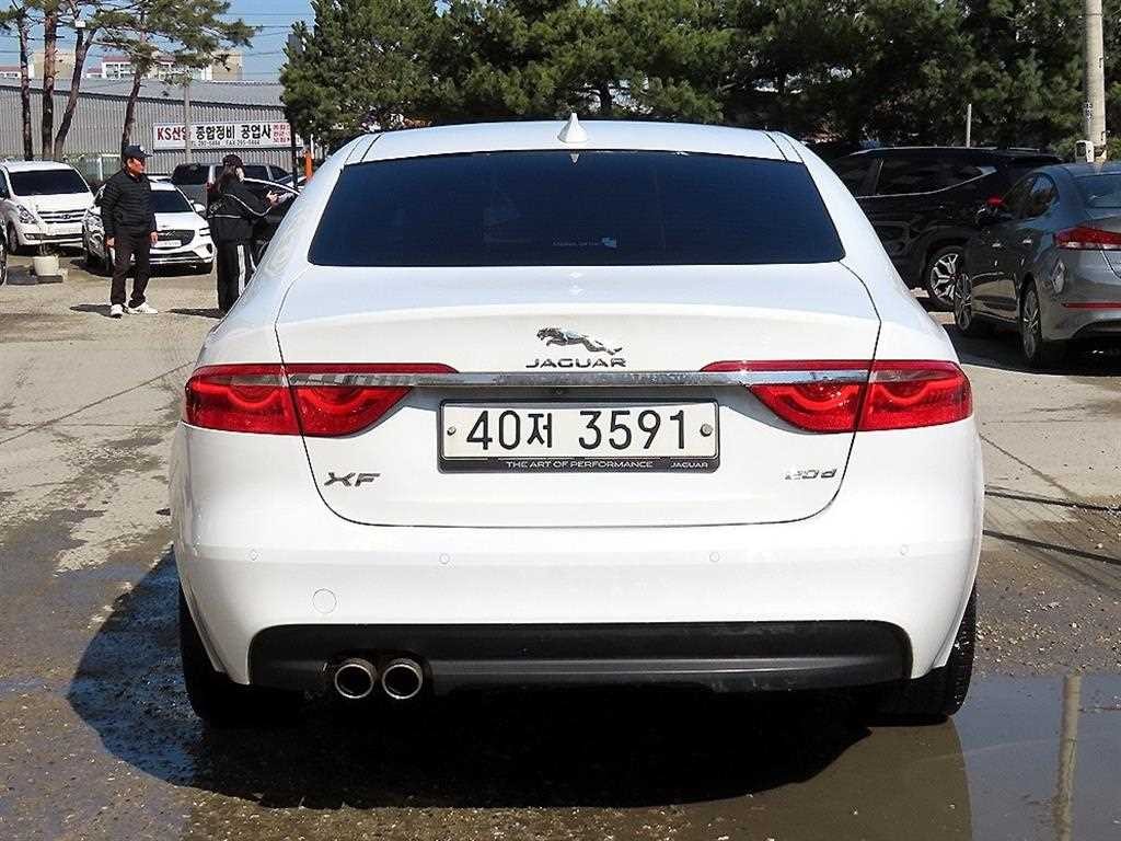 재규어 XF XF(X260) 2.0D 포트폴리오 이미지 4