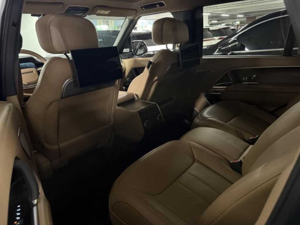 랜드로버 레인지로버 레인지로버 5세대 4.4 P530 LWB 오토바이오그래피 이미지 18