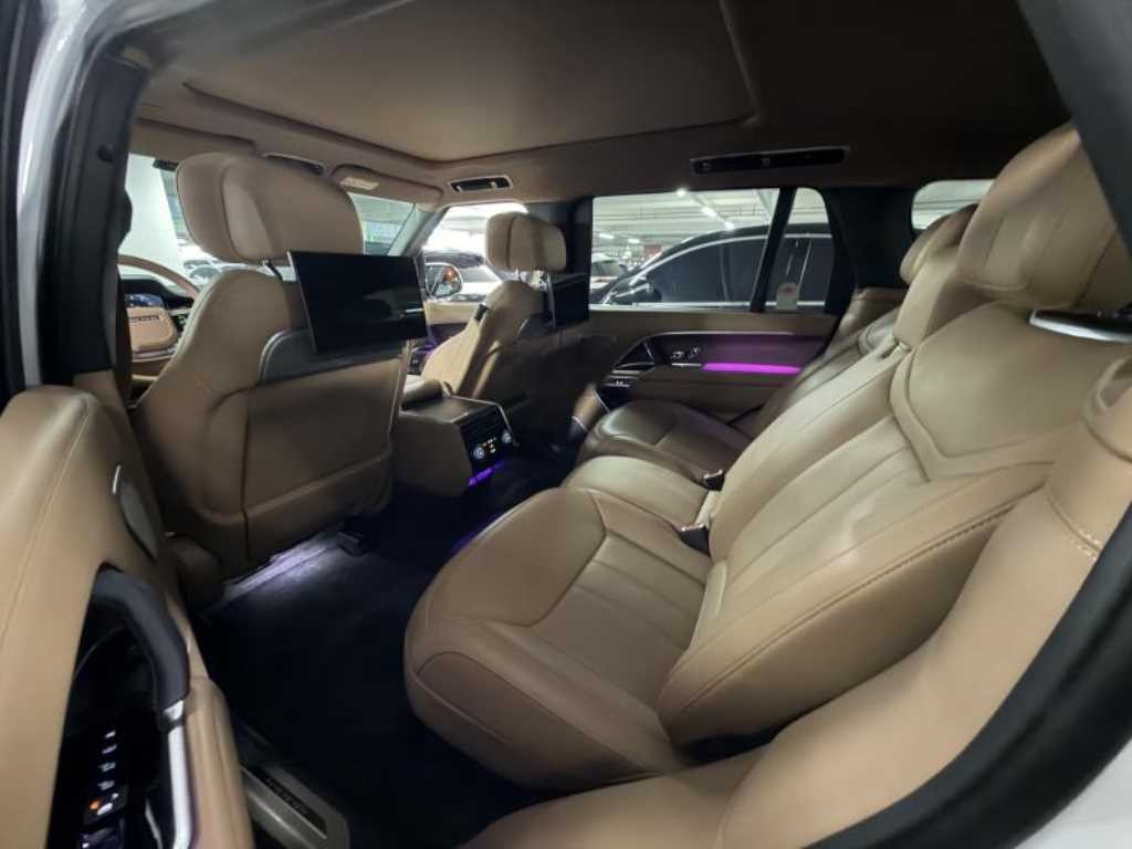 랜드로버 레인지로버 레인지로버 5세대 4.4 P530 LWB 오토바이오그래피 이미지 6