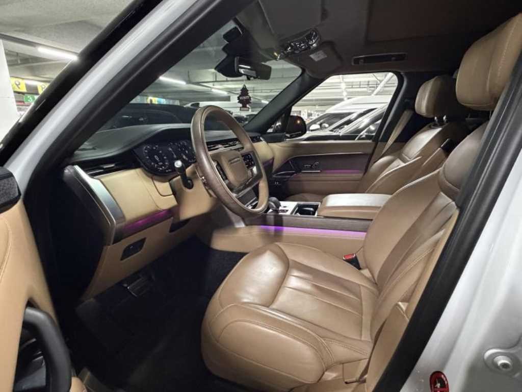 랜드로버 레인지로버 레인지로버 5세대 4.4 P530 LWB 오토바이오그래피 이미지 8