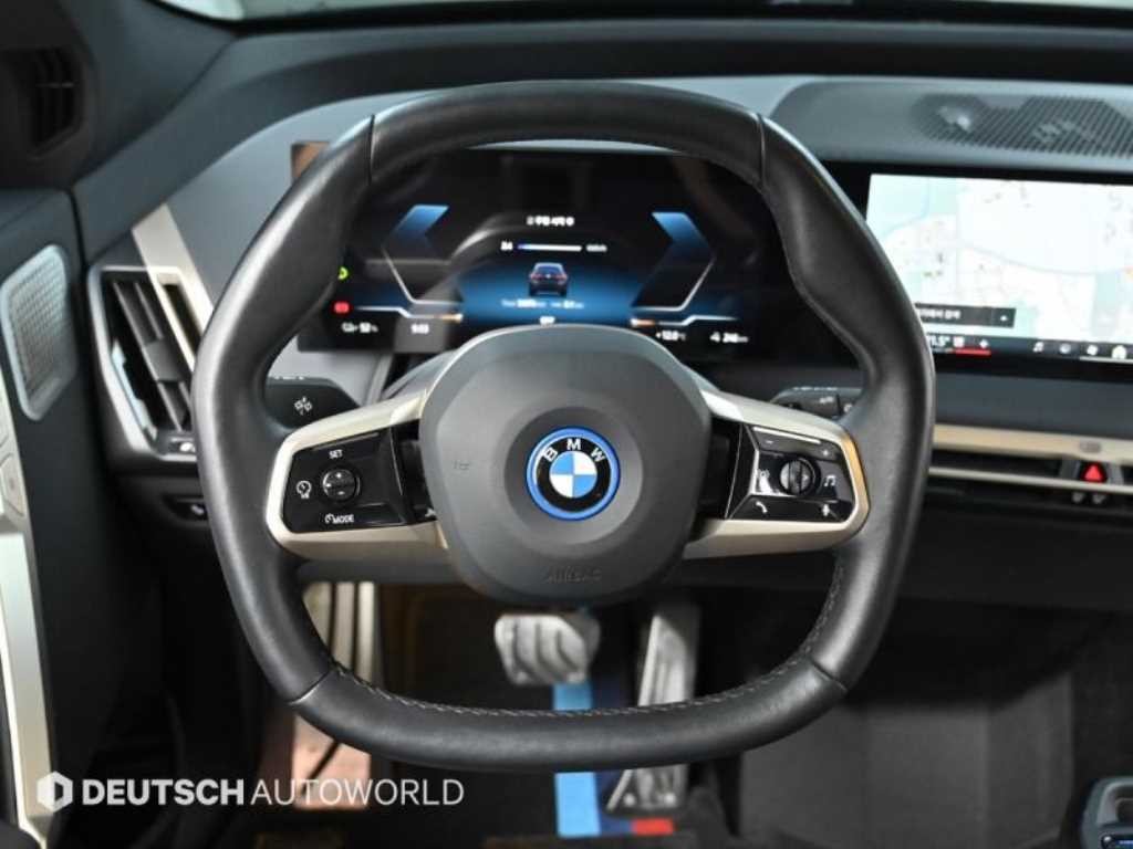 BMW iX xDrive 50 스포츠 플러스 이미지 13