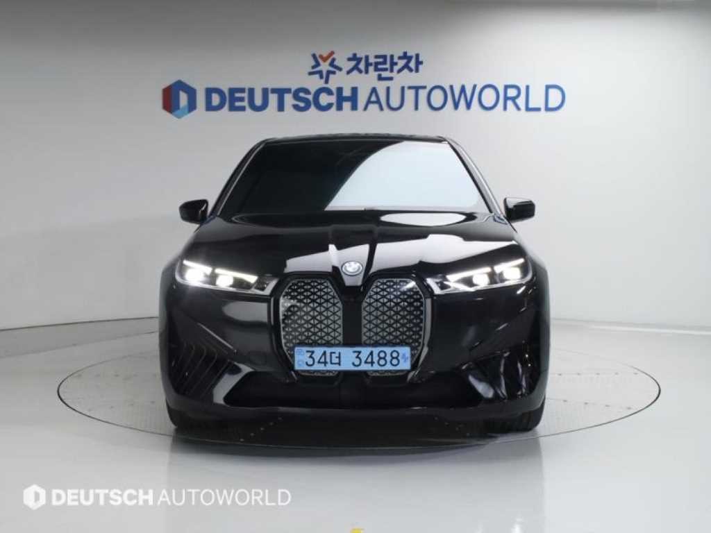 BMW iX xDrive 50 스포츠 플러스 이미지 3