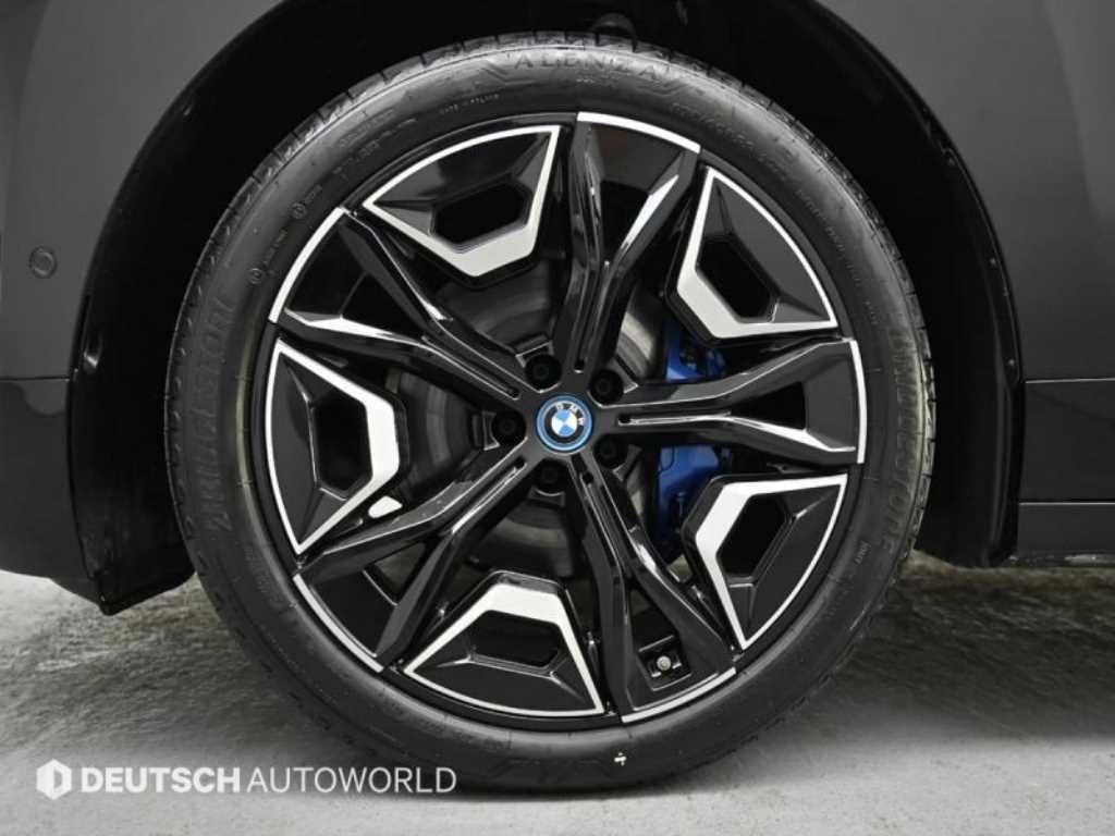 BMW iX xDrive 50 스포츠 플러스 이미지 5
