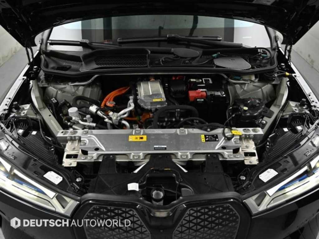 BMW iX xDrive 50 스포츠 플러스 이미지 6