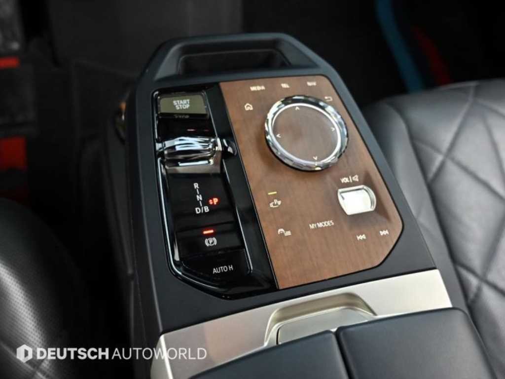 BMW iX xDrive 50 스포츠 플러스 이미지 9