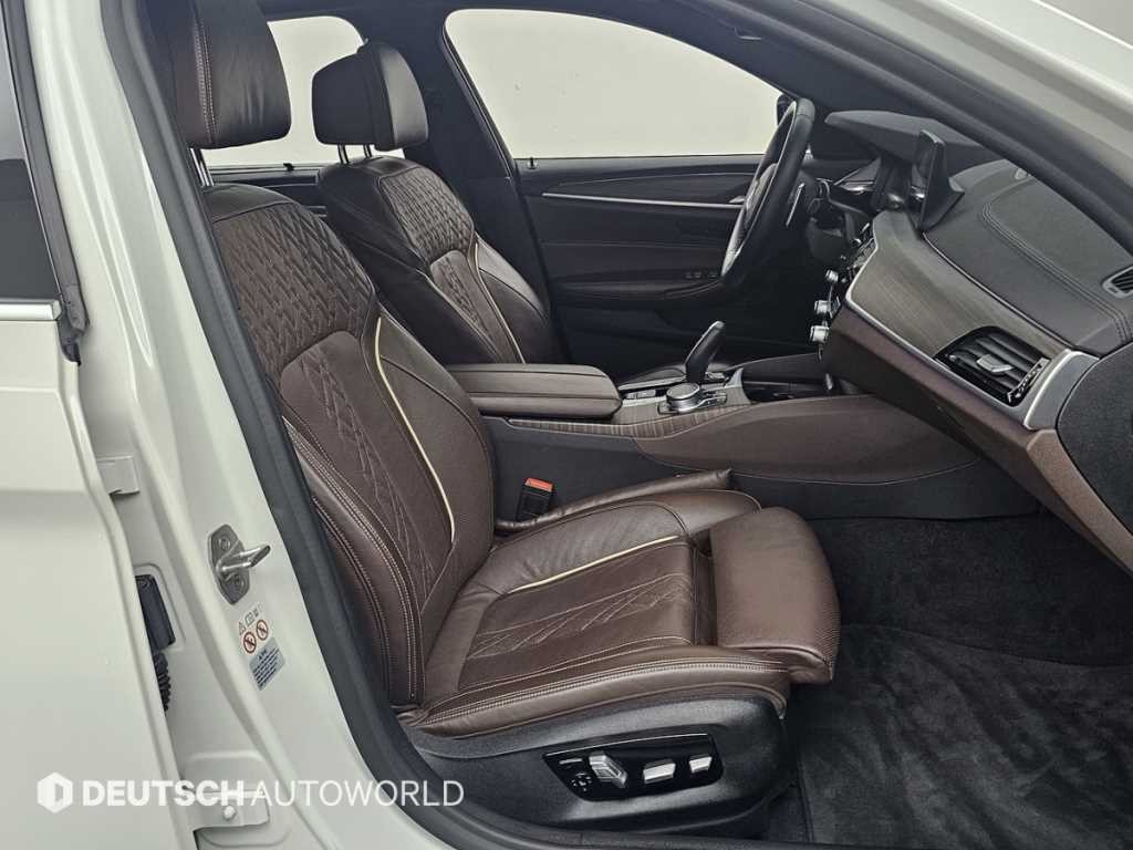 BMW 5시리즈 5시리즈 (G30) 520d xDrive M 스포츠 플러스 이미지 10
